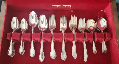 Beautiful vintage flatware set by 1847 Rogers Bros in the classic "Daffodil" pattern. Introduced in...