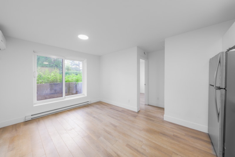 3 1/2 COMPLÈTEMENT RÉNOVÉ ST BRUNO Locations longue durée