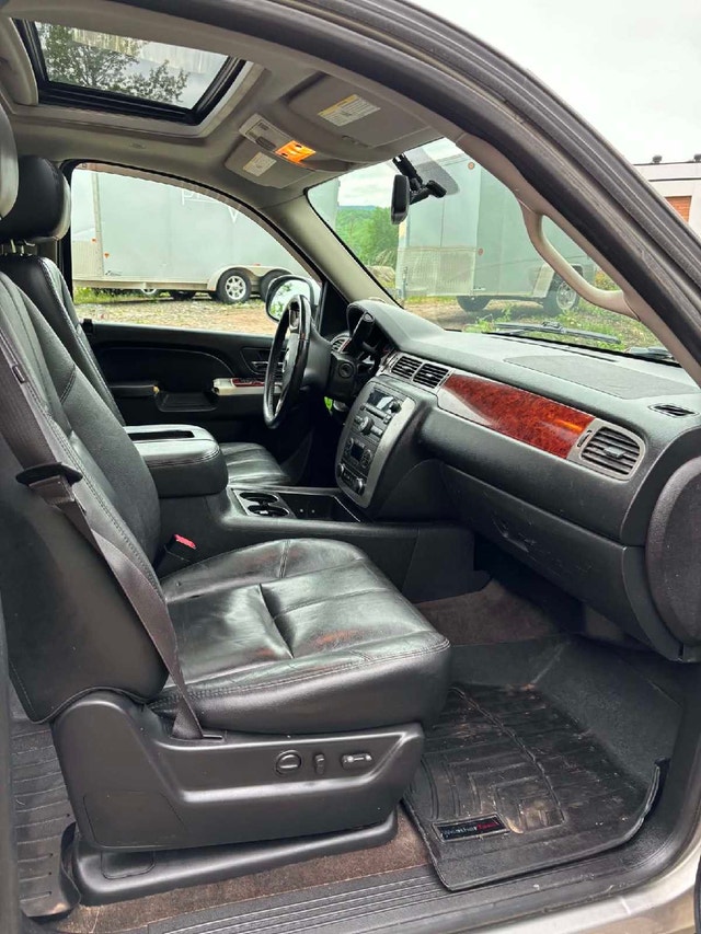 Yukon XL 2014 SLT — photo 5