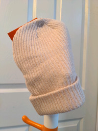 *NEW* $6 down from $10 Girls' Knit Beanie, Size: L / xL