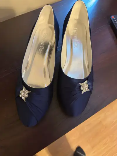 dress shoes, View more