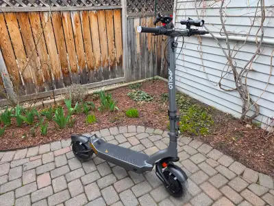 Apollo City Scooter 2000 watts peak power, View more