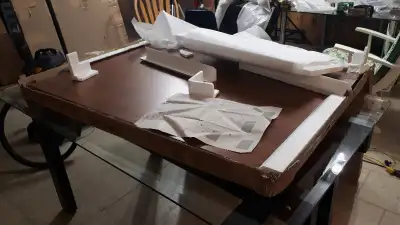 Surface de table en bois épais