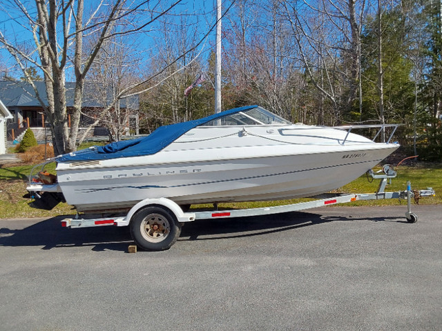 Bayliner Capri 2001 with cuddy in Powerboats & Motorboats in City of Halifax