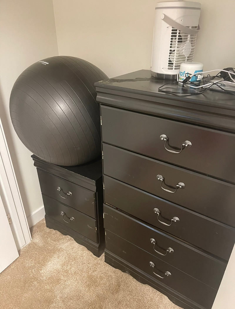 Dresser and end table with double sleigh bed Dressers & Wardrobes