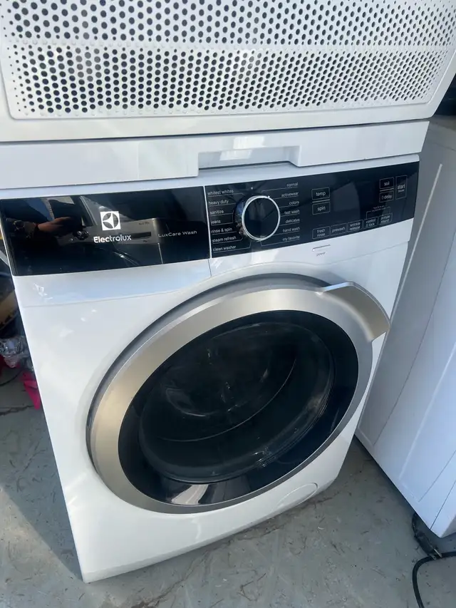 24 inch ventless WAsher electric dryer set in Washers & Dryers in Mississauga / Peel Region - Image 4