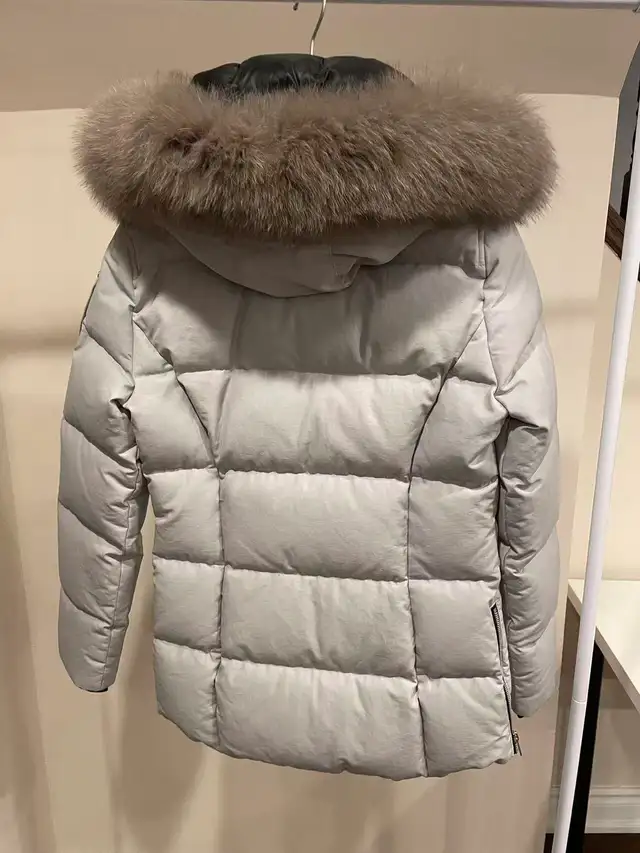 Women’s down jacket in Women's - Tops & Outerwear in Markham / York Region - Image 7