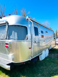 Airstream Flying Cloud 27