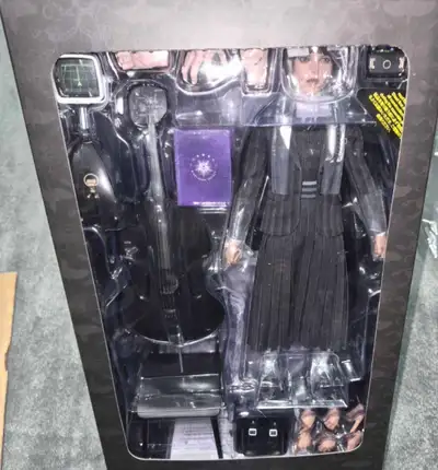 Hot toys Wednesday Addams 1/6 figure FOR SALE/FOR TRADE , View more