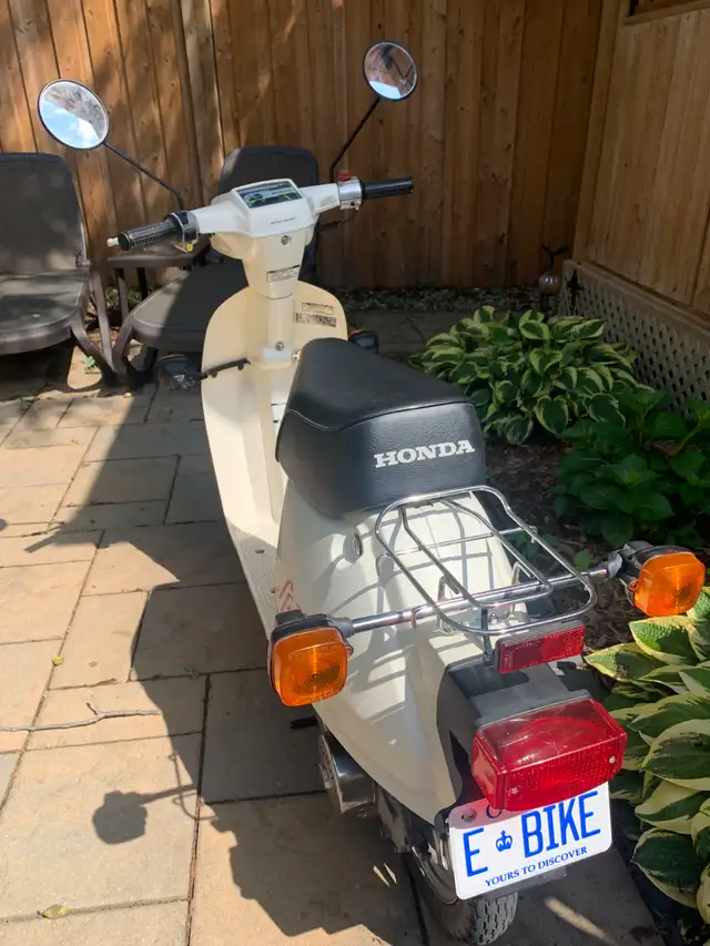 1984 HONDA SPREE - NQ50 - $1750 CAD$ in Scooters & Pocket Bikes in Mississauga / Peel Region - Image 3