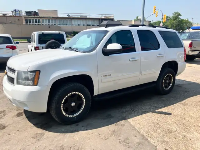 4x4~ 2012 Chevy Tahoe ~ No Accidents & SAFETIED