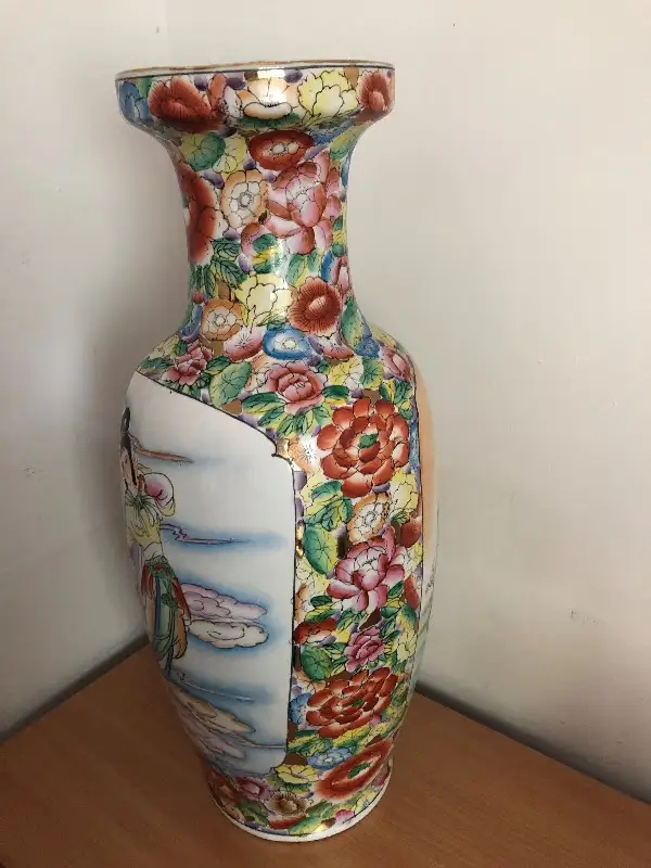 Large 24" Chinese porcelain floor vase traditional Chinese in Arts & Collectibles in Winnipeg - Image 6