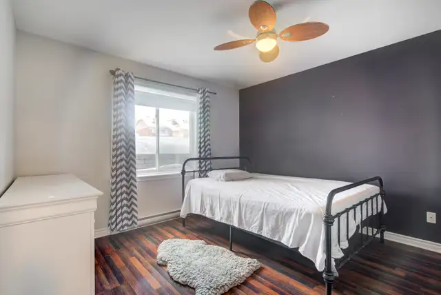 Superbe condo 4 1/2 au rez-de-chaussée, situé dans un secteur re