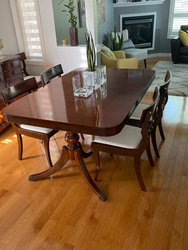 Dining Room Set in Dining Tables & Sets in Trenton