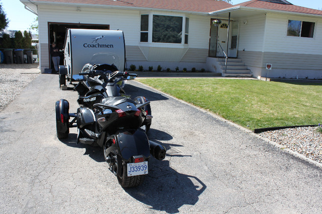 2014 Can-Am Spyder STS Only 4400 kms! in Sport Touring in Kelowna - Image 4