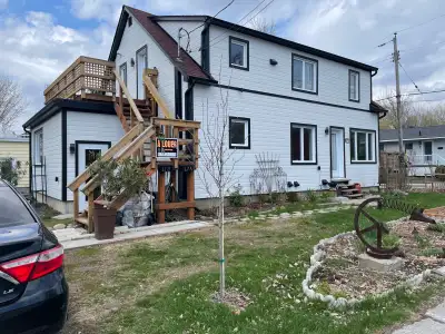 Nous avons trois beaux appartements à louer à deux pas de la marina d'Aylmer, des pistes cyclables e...