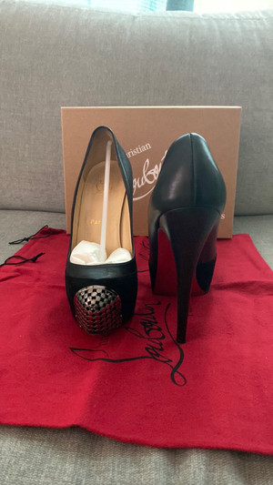 forstørrelse bold Dovenskab Red Bottoms | Women's Shoes in Toronto (GTA) | Kijiji Classifieds