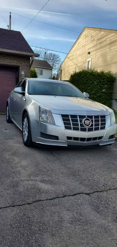 Cadillac cts très propre 89000km toujour très entretenu frein et disques fait il y un mois viens ave...