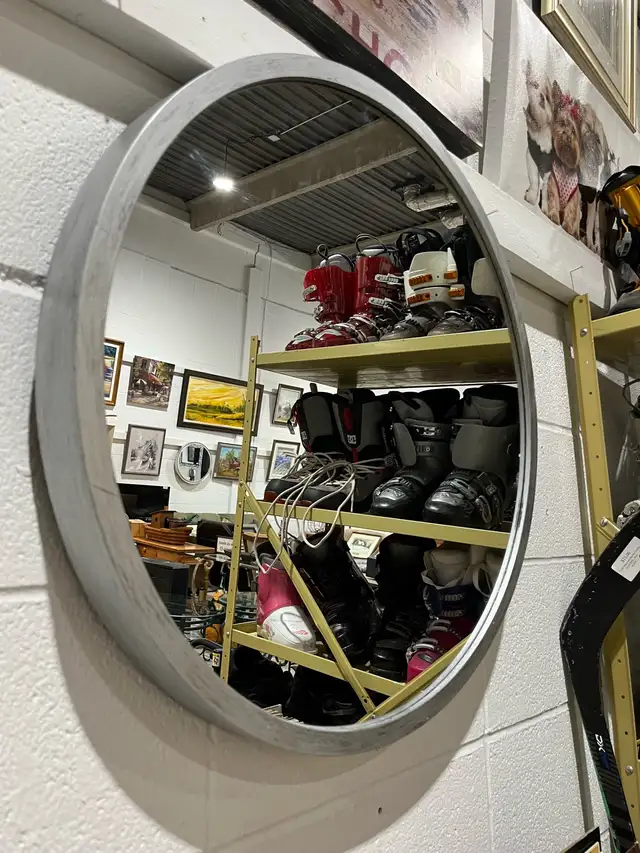 Round Mirror in Home Décor & Accents in Calgary - Image 3