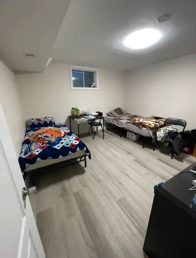Room Rental SHARED BATHROOM WARDEN KENNEDY DANFORTH TORONTO