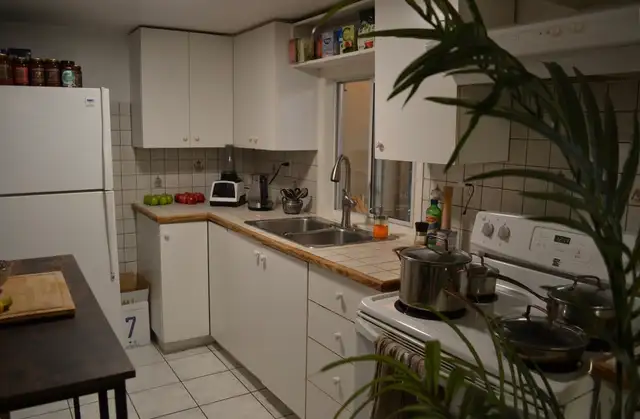 2b 1 bath Garden level suite in Canyon Heights in North Van in Long Term Rentals in North Shore - Image 11