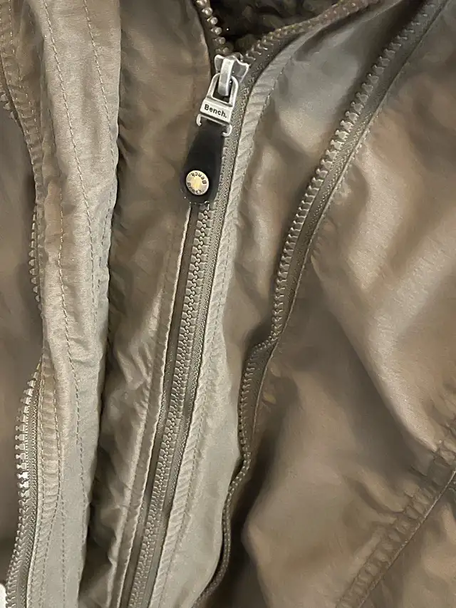 Bench Jacket in Women's - Tops & Outerwear in Mississauga / Peel Region - Image 3