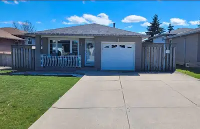Aug 1st - Utilities Incl. - 2 Bedroom Basement Hamilton Mountain
