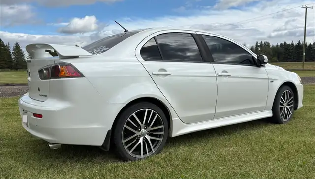 2017 Mitsubishi Lancer ES 557016744954449926