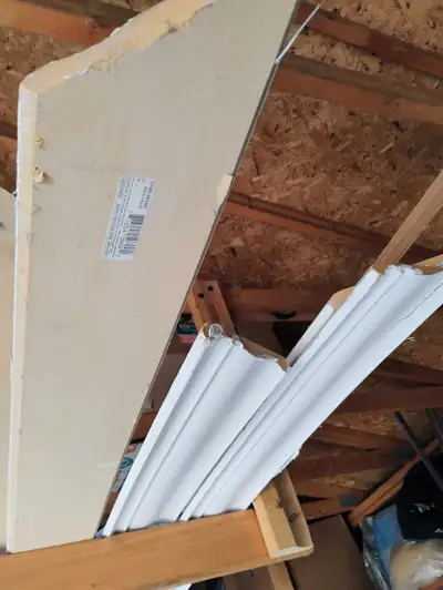 Crown Molding Used 5 pieces 5x14feet  .  good condition , View more