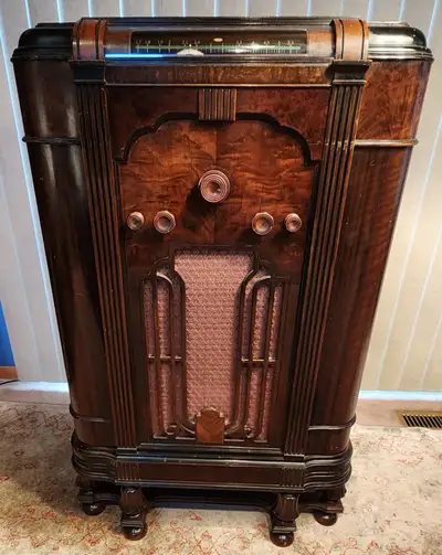 Rare Antique Art Deco Rogers Police Radio Model Ten-85, View more