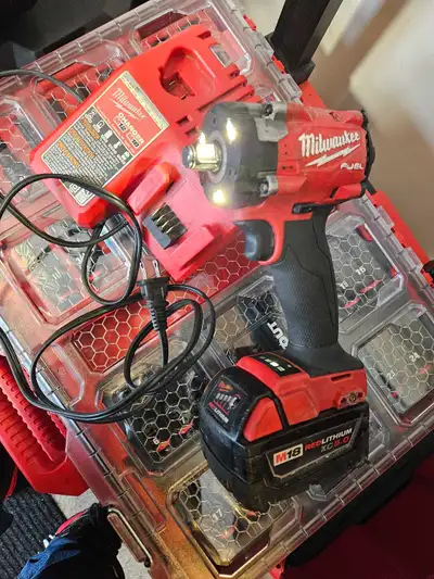 Milwaukee M18 Fuel 1/2" Compact impact wrench 5.0 Battery, View more