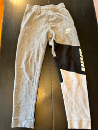 Youth Nike Joggers L/XL