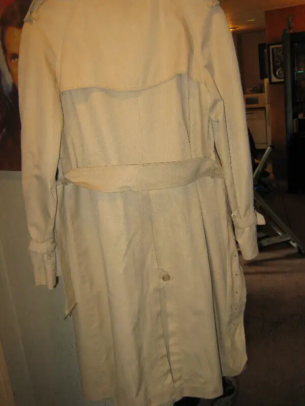 Burberry Trench Coat Jacket  Made in England  Harrods New in Women's - Tops & Outerwear in City of Toronto - Image 3