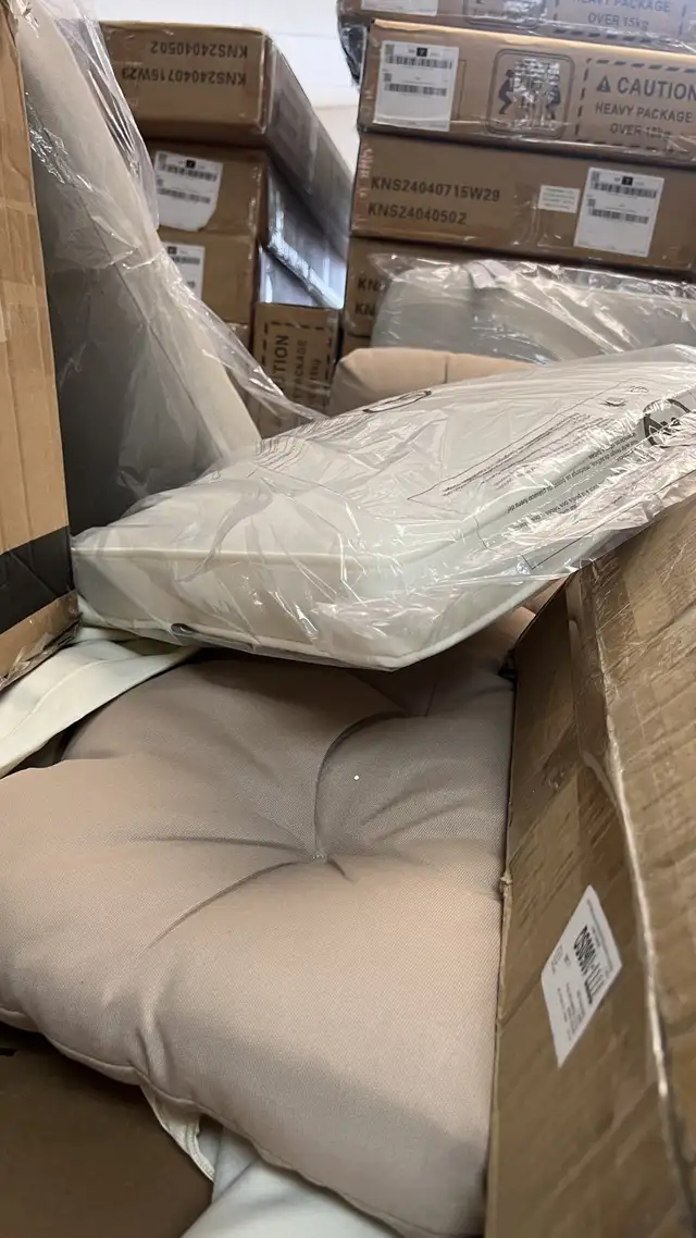 $1-$10, brand new outdoor cushions in Patio & Garden Furniture in Markham / York Region - Image 7