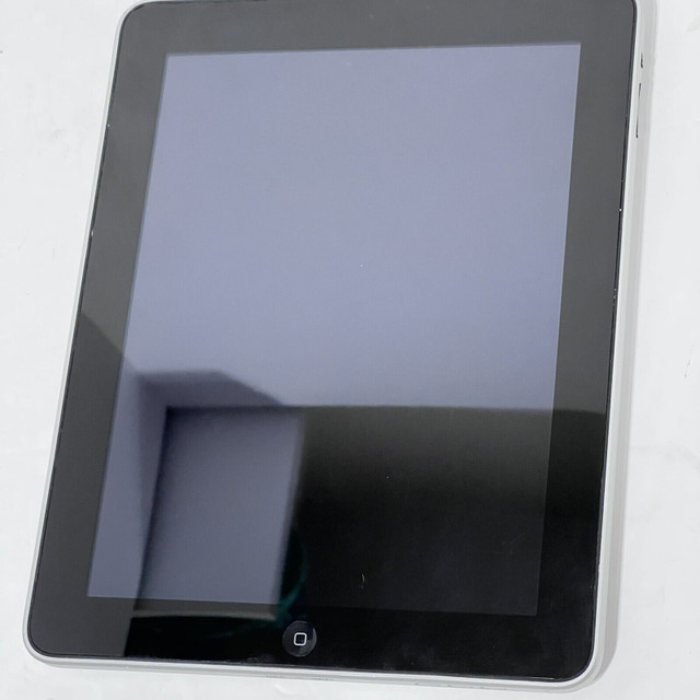 Apple iPad first generation 32GB in iPads & Tablets in Winnipeg - Image 3