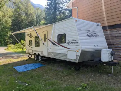 With the bunk beds it makes a great trailer for a family. Excellent condition. Brand new flooring. C...