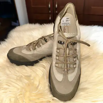 NWT orthopedic Hiking shoes. Women’s wide shoes  size 10w, View more