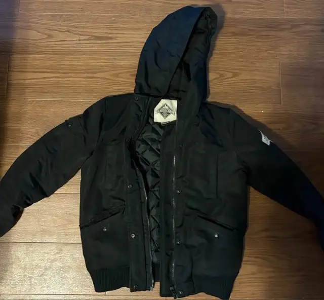 woman’s cute winter jacket/coat, cropped at the waist in Women's - Tops & Outerwear in Kitchener / Waterloo - Image 2