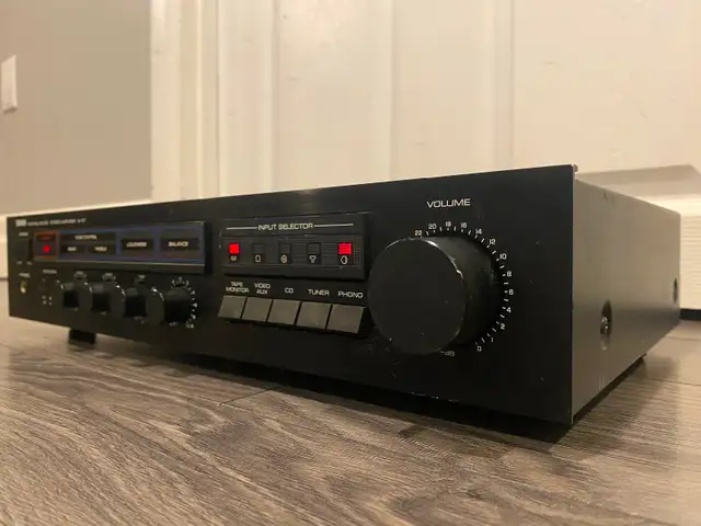 Vintage Yamaha A-07 Stereo Amplifier in Stereo Systems & Home Theatre in St. Catharines - Image 4