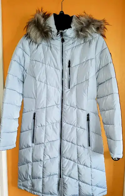 Menteau d'hiver neuf Calvin klein Taille M acheté à la Baie., View more