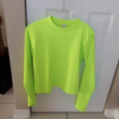 CHANDAIL NEUF TWICK DE SIMONS VERT BRILLANT GR SMALL FEM $10.00, View more