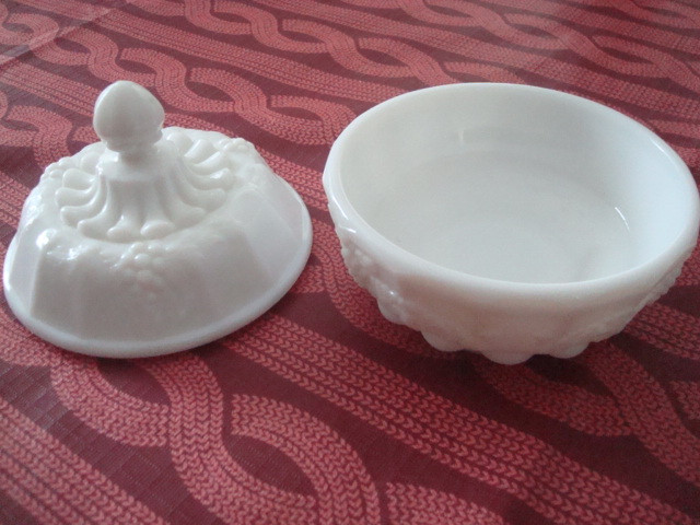 milk glass grape  candle holder &amp;   dresser set in Other in Kawartha Lakes - Image 4