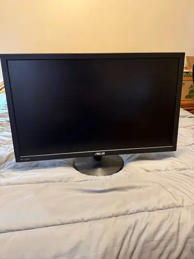 Taking offers! Selling my ASUS 27-inch LCD Gaming Monitor – perfect for gamers, students, or anyone...