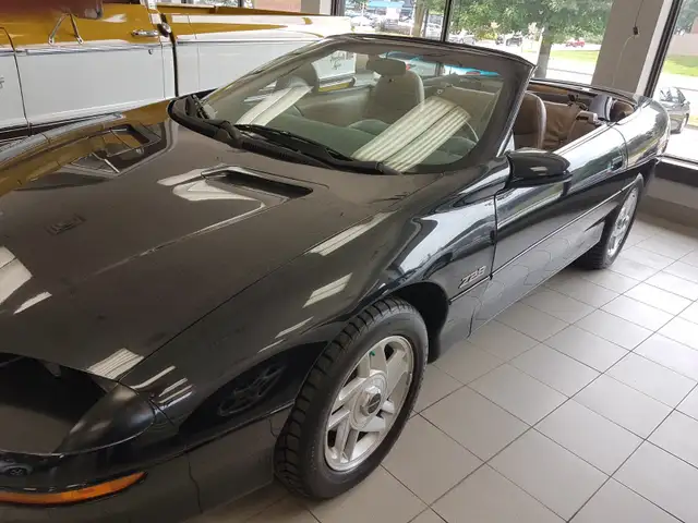 95 Camaro Z28 convertible in Cars & Trucks in Ottawa - Image 5