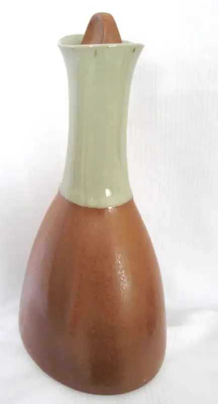 CARAFE MID CENTURY VINTAGE DECANTER ..POTTERIE SIAL/CANADA in Arts & Collectibles in West Island - Image 3
