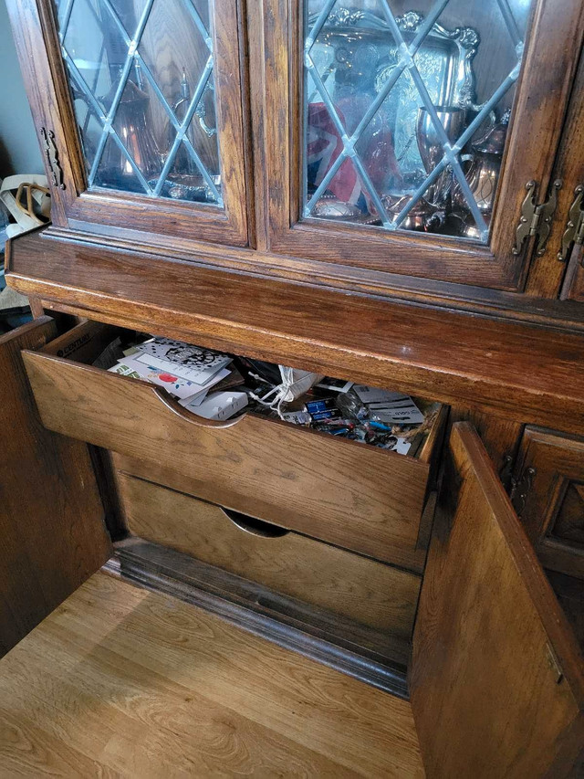 buffet and hutch in Dining Tables & Sets in Edmonton - Image 4