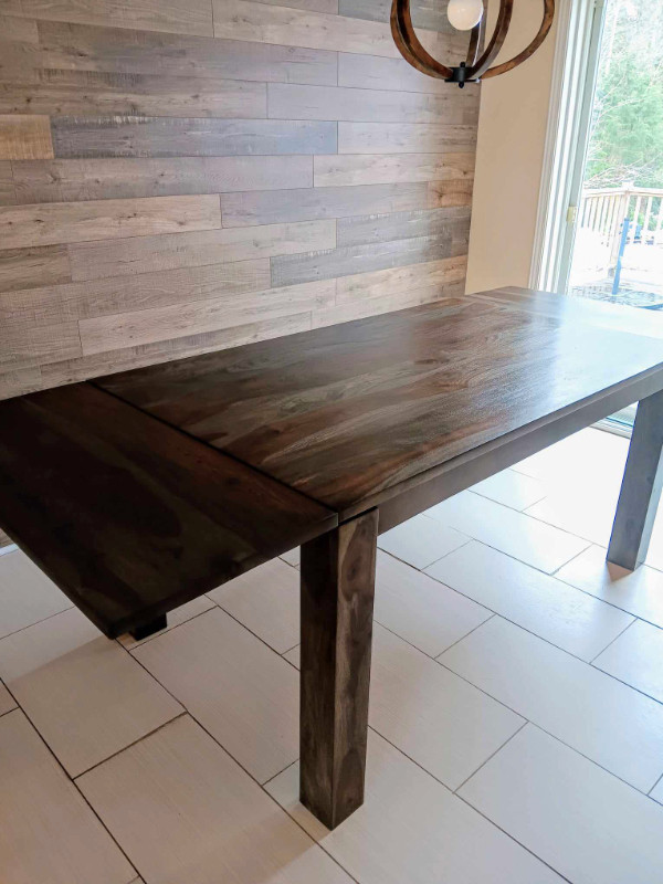 Table en bois de rose dans Mobilier de salle à manger et cuisine  à Laurentides - Image 3