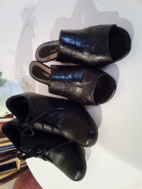 2 pair leather shoes, $45. Each pair in Women's - Shoes in Kingston