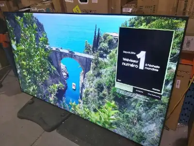 Samsung 85" QLED 4K Tizen OS Smart TV, #QN85Q82DAFXZC - Estimate, View more