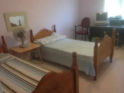Adelaide . & Hamilton Rd. private room share washroom& kitchen
